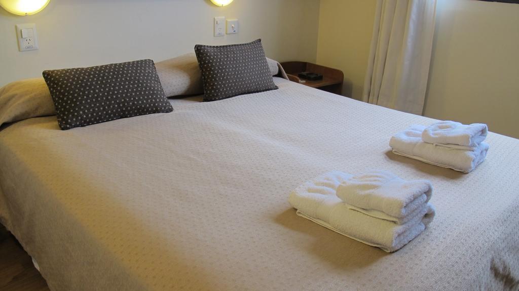 Cambria Hotel San Carlos de Bariloche Room photo